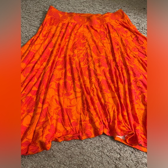 Torrid Handkerchief Hem Super Soft Floral Orange Maxi Skirt - size 0 - Picture 7 of 8